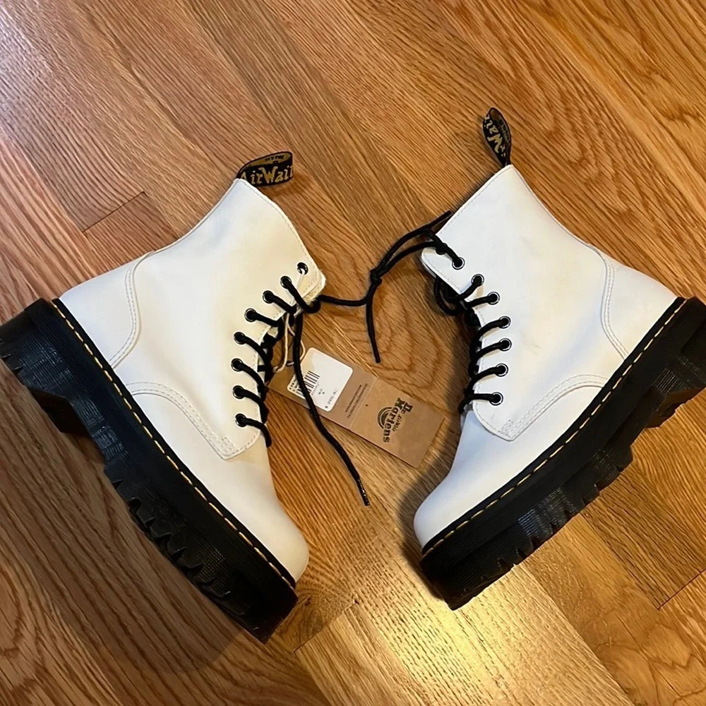 SALE NWT Dr Martens Jadon Smooth Leather Platform Boots White Size 8